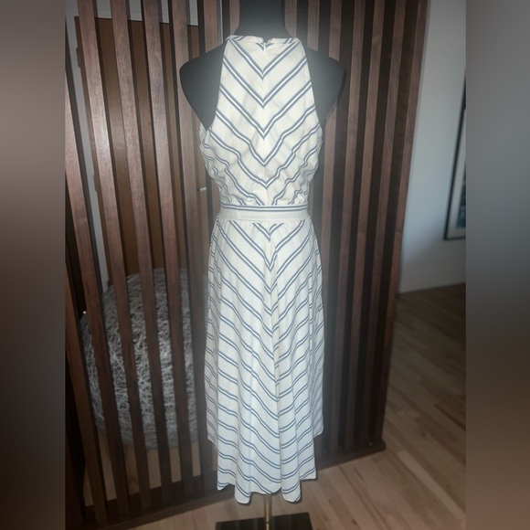 New York and Company Linen Blend Dress - Picture 4 of 12